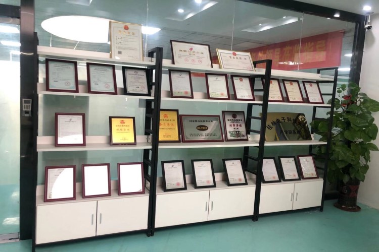 草莓视频污污下载草莓APP色板在线化总经理办公室